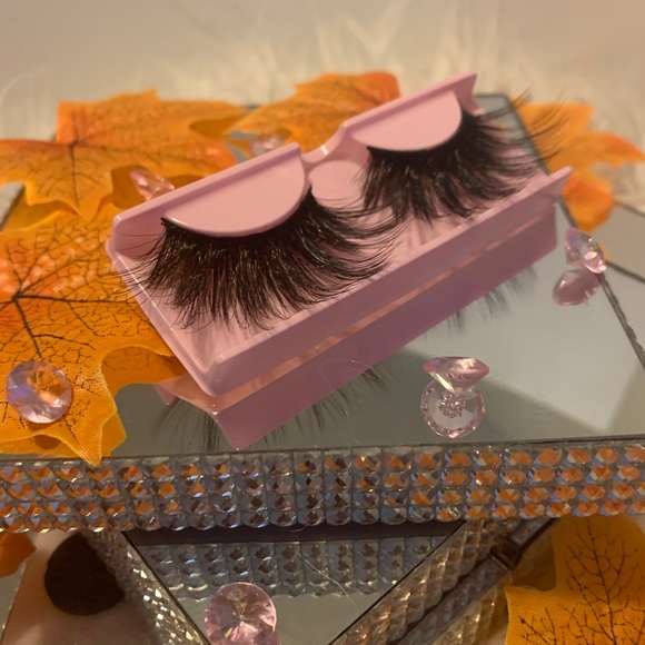 Too’Shiiny Lashes “Peacock set” - Picture 3 of 6